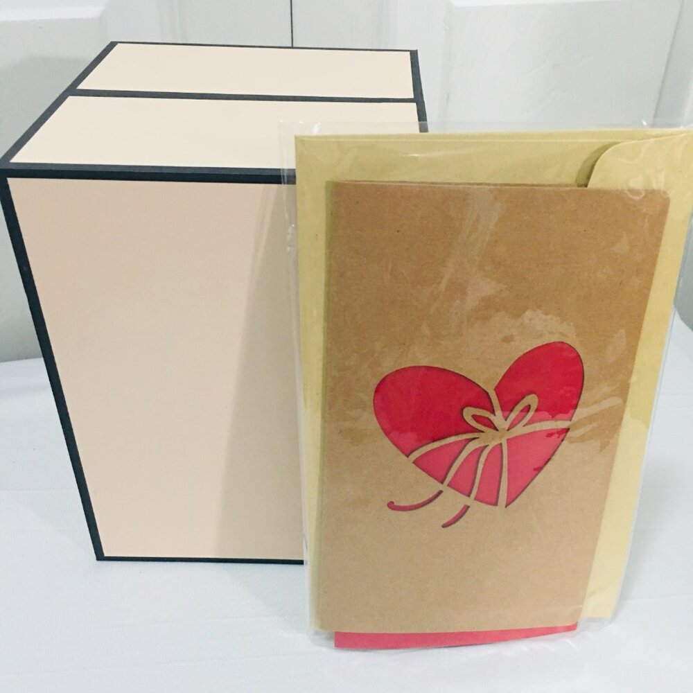 Eternal Rose Box With Heart Necklace - Picture 3 of 9